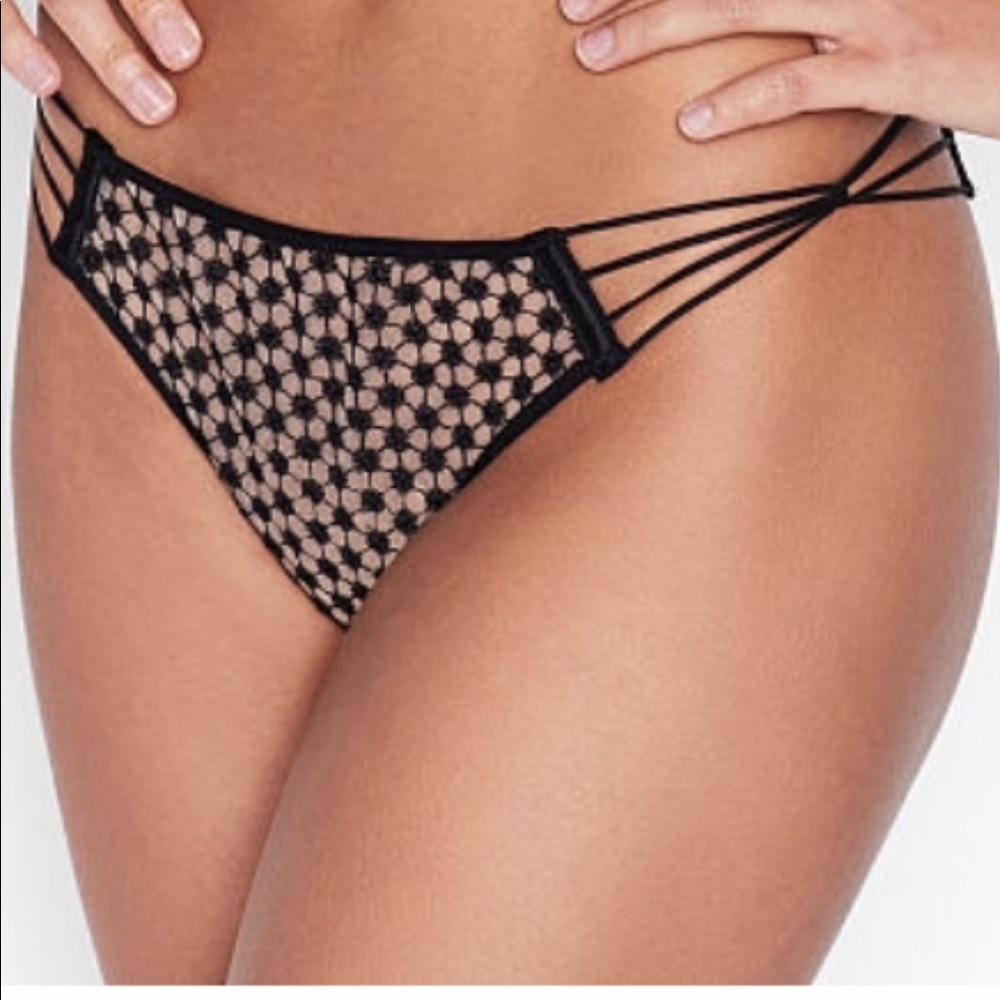BRAND NEW NVR WORN SEXY BLACK STRAPPY VS PANTIES😍